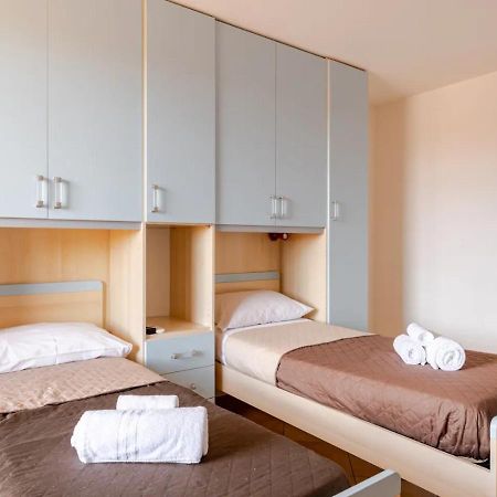 Garden Villa - Free Parking, Wi-Fi E Netflix Fiumicino Exteriör bild