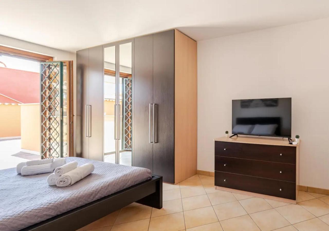 Garden Villa - Free Parking, Wi-Fi E Netflix Fiumicino Exteriör bild