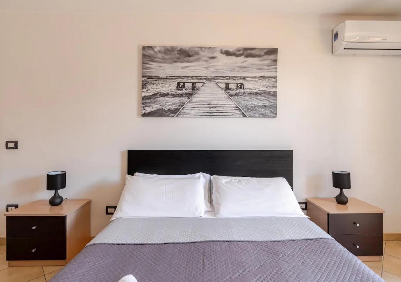 Garden Villa - Free Parking, Wi-Fi E Netflix Fiumicino Exteriör bild