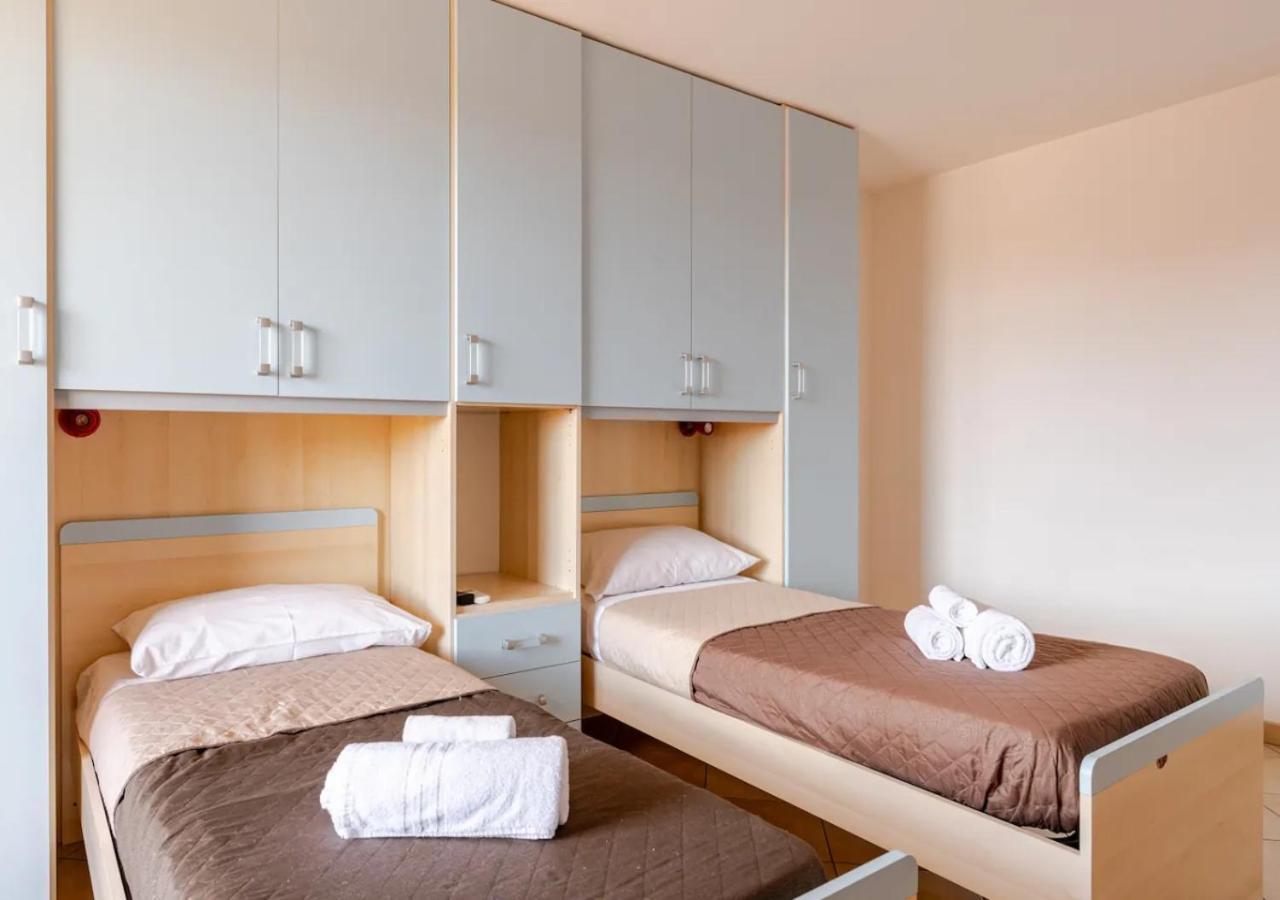Garden Villa - Free Parking, Wi-Fi E Netflix Fiumicino Exteriör bild